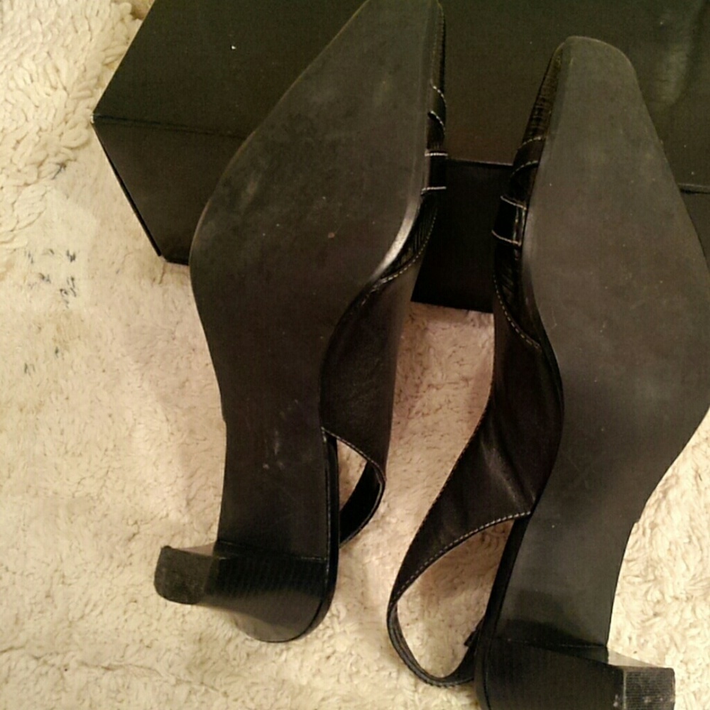 Nickels black leather sling back pumps 7.5 - Picture 3 of 4